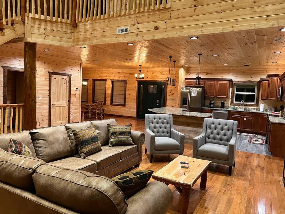 * * 4 Master Bedrooms, Views, Theater, Arcade, Evc Gatlinburg Exterior photo