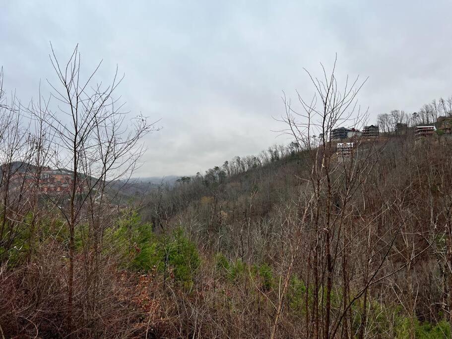 * * 4 Master Bedrooms, Views, Theater, Arcade, Evc Gatlinburg Exterior photo